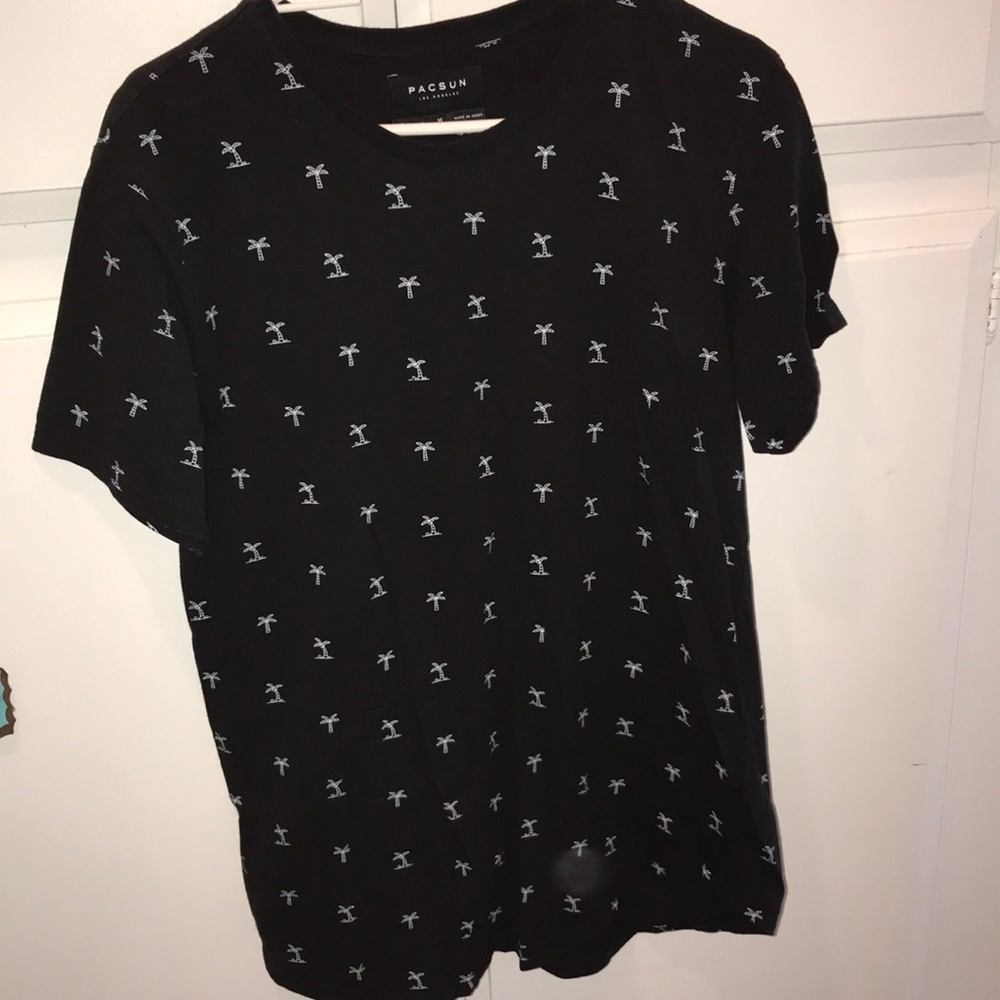 Pacsun men’s T Shirt with palm trees